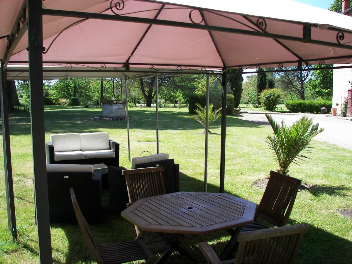 Bed and Breakfast Domaine Du Noble Saint-Jean-de-Thurac Экстерьер фото