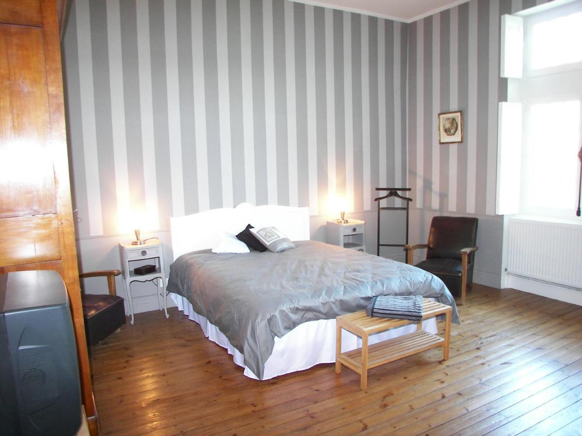 Bed and Breakfast Domaine Du Noble Saint-Jean-de-Thurac Экстерьер фото