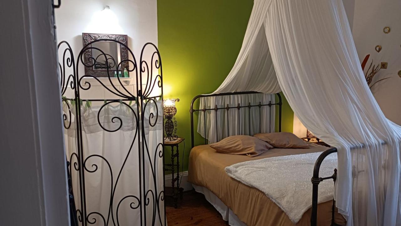 Bed and Breakfast Domaine Du Noble Saint-Jean-de-Thurac Экстерьер фото